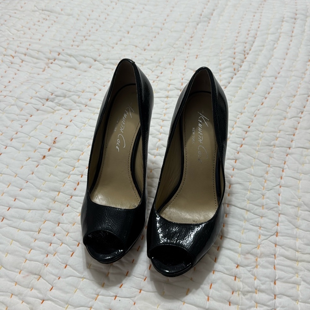 Kenneth Cole pumps